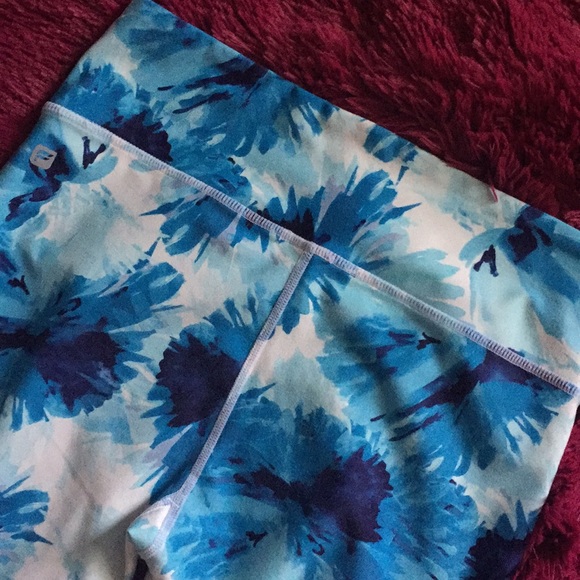Fabletics tropical bloom capris leggings - Picture 5 of 6